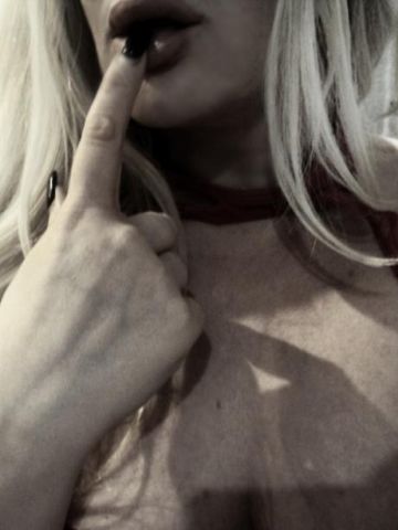 Алиса Замечательная Блондинка